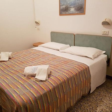 Hotel Piccari Nuova Gestione 里米尼 外观 照片