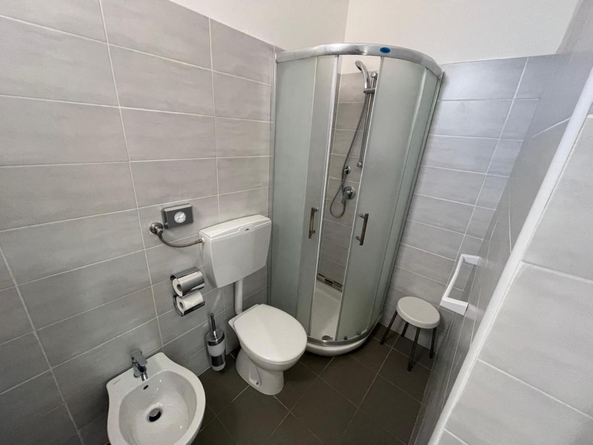 Hotel Piccari Nuova Gestione 里米尼 外观 照片