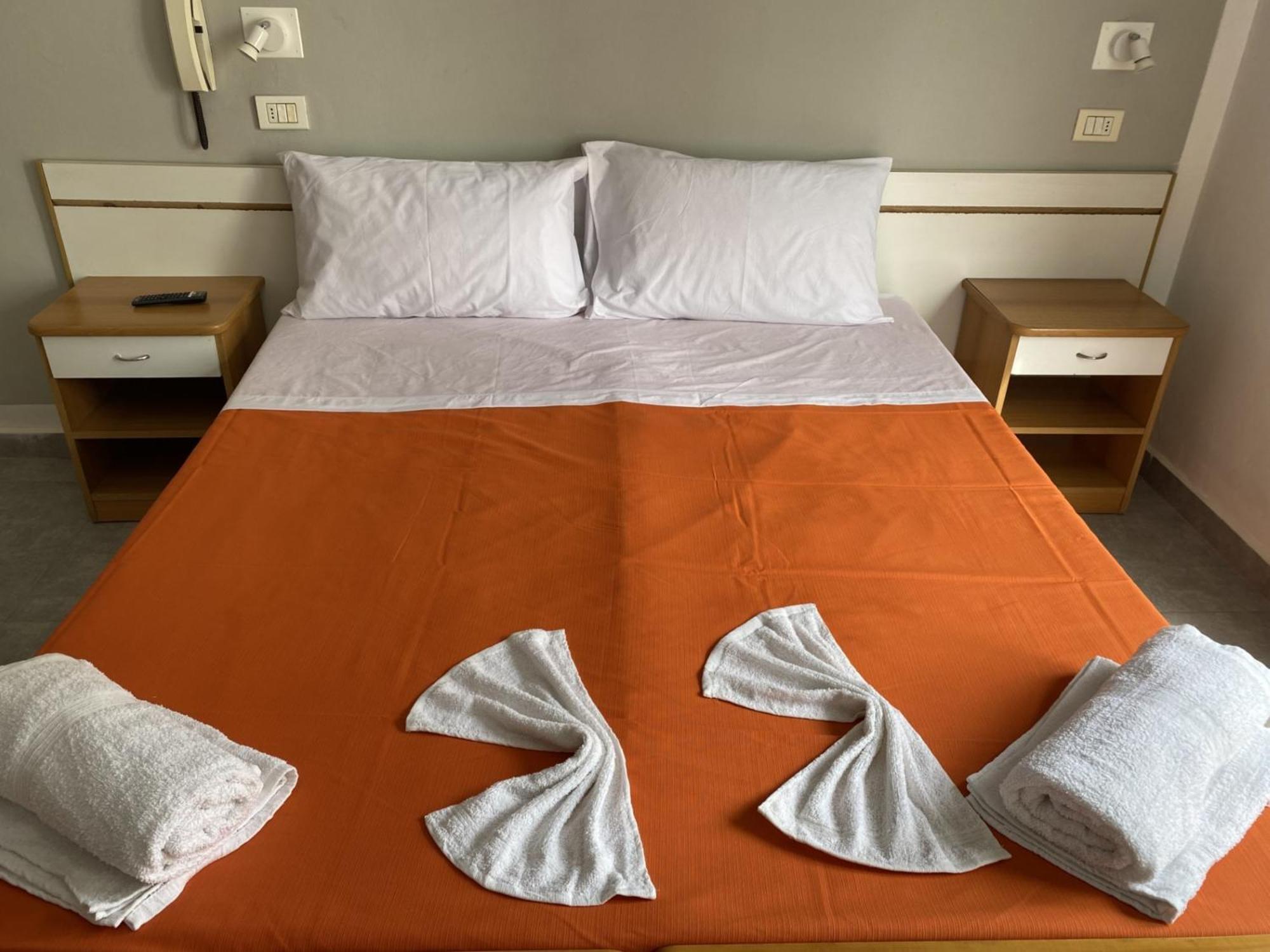 Hotel Piccari Nuova Gestione 里米尼 外观 照片