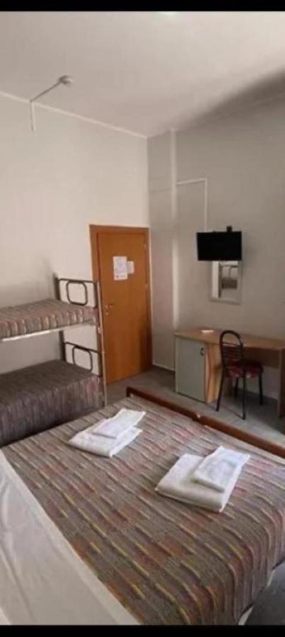 Hotel Piccari Nuova Gestione 里米尼 外观 照片
