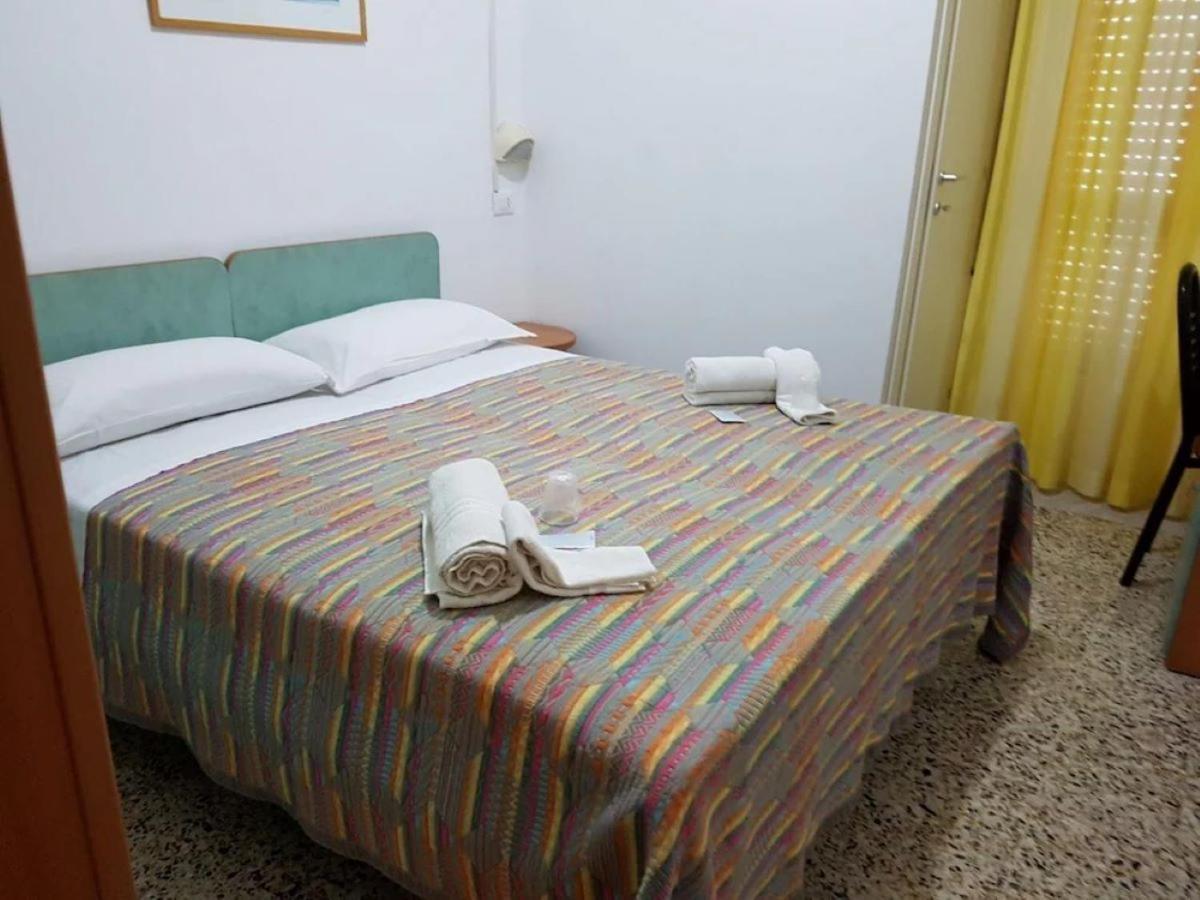 Hotel Piccari Nuova Gestione 里米尼 外观 照片