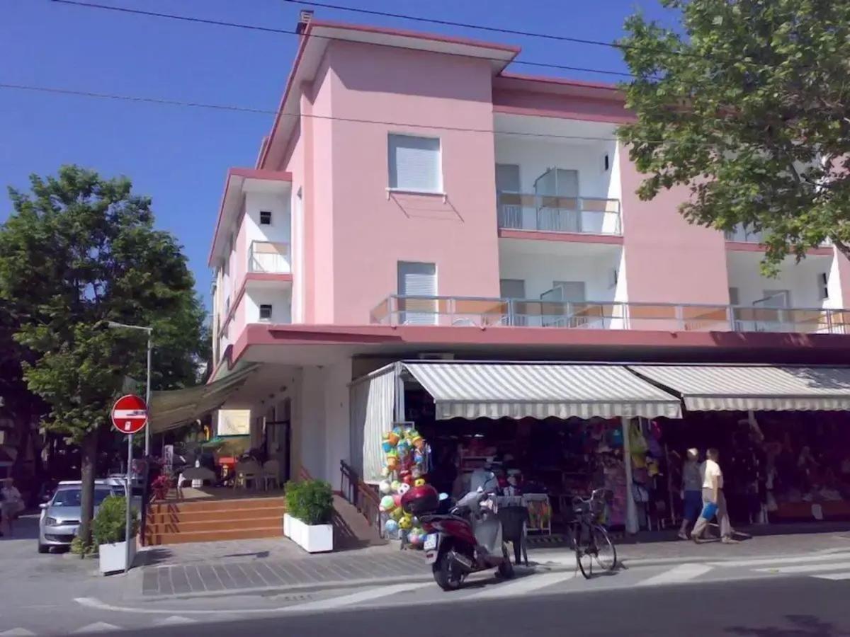 Hotel Piccari Nuova Gestione 里米尼 外观 照片