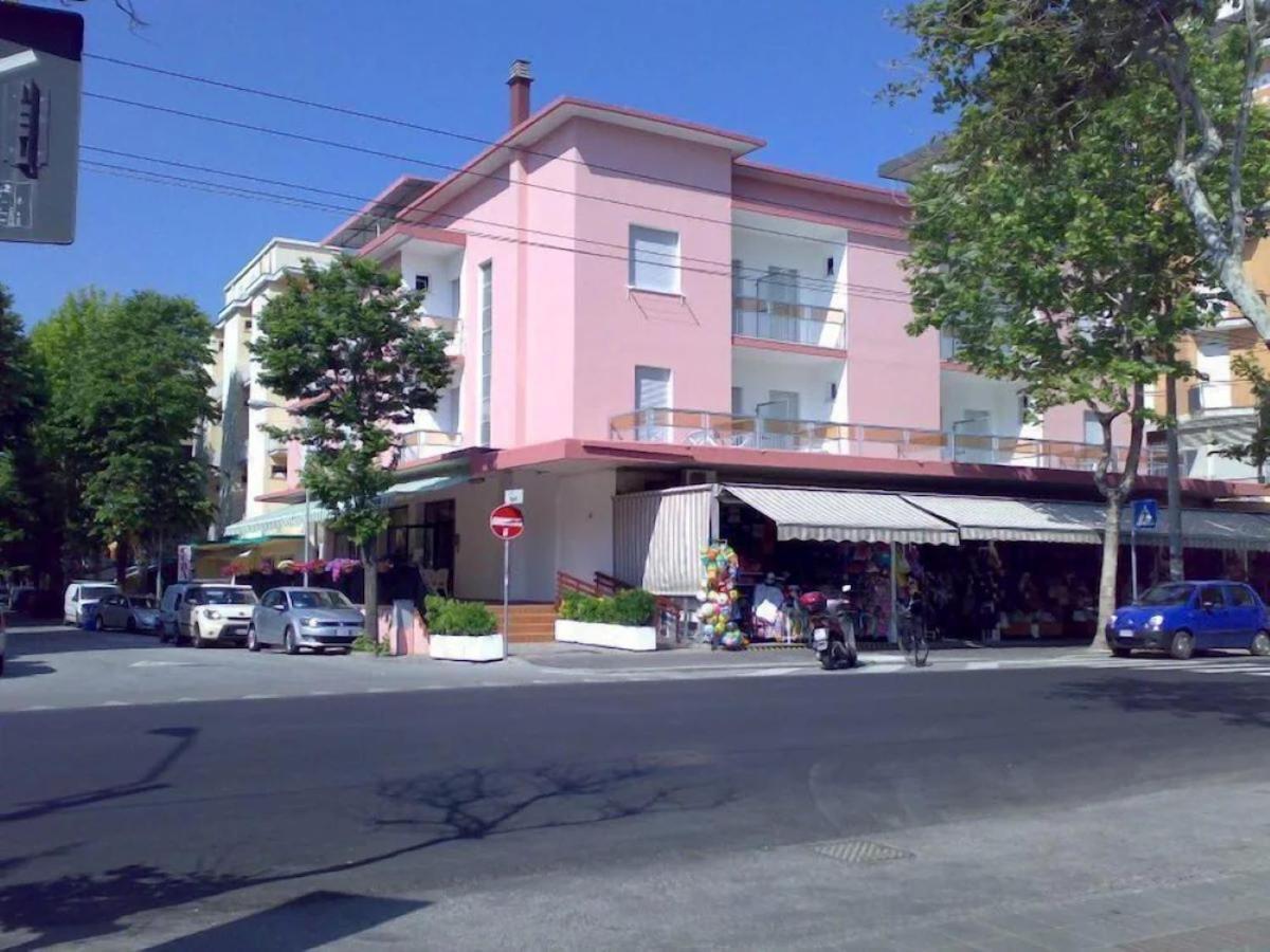 Hotel Piccari Nuova Gestione 里米尼 外观 照片